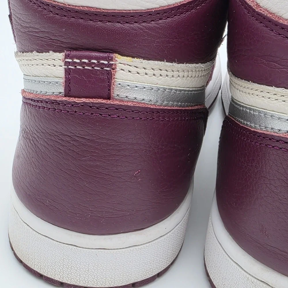 Air Jordan 1 Retro‎ High OG Men's Size 9 Bordeaux 555088-611